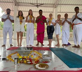 1027 jours en formation de professeur de yoga multi-style 300h à Agonda, Inde - Photo 1