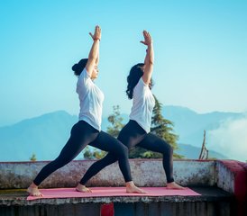 7 Tage Ganzheitliches Yoga und Meditation, Ayurveda-Therapie & Klangheilungs-Retreat in Rishikesh, Indien - Photo 4