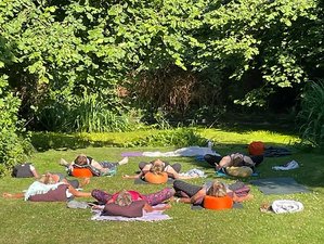 3-Daagse Authentiek Leven Hemelvaart Retreat: Yin Yoga Healing met Dieke Bikker in Zeeland