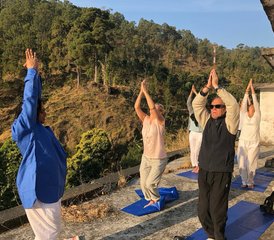 25 jours-200h en formation de professeur de yoga à l'ashram dans l'Himalaya près de Dharamshala, Inde - Photo 3