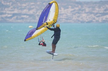 4 días de campamento de wingfoil para niveles principiante e intermedio en Essaouira, Marruecos