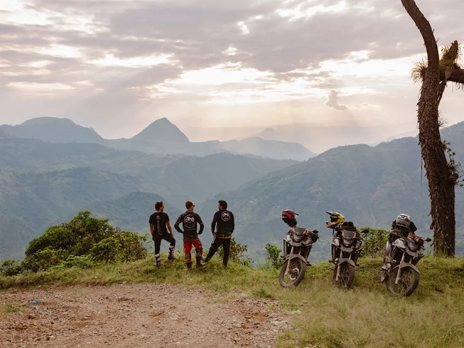 4 Day Guatape Mud n' Mountains: Off-Road Advanced Jungle Motorcycle Tour in Colombia