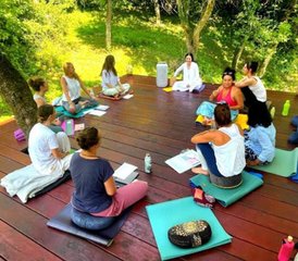 22 Tage 80-Stunden-Hybrid: Online- und Präsenz-Gesichtsyogalehrer-Ausbildung in Gorski Kotar, Kroatien - Photo 3