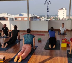 Online 50-urige Ashtanga Vinyasa Yoga Opleiding, Met Optie voor Zowel Zelfstudie als Live Sessies - Photo 2