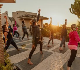 115 días de retiro de yoga y talleres creativos con vistas al océano al amanecer en Mijas, Andalucía, España - Photo 1