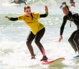 4 días de campamento de surf intermedio y avanzado en Ericeira, Lisboa, Portugal - Photo 3