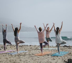 27-Daagse Surf- en Yoga Vakantie in Lanzarote, Canarische Eilanden, Spanje - Photo 1