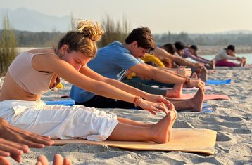 28-Daagse 300-urige Traditionele Hatha & Ashtanga Yoga Docentenopleiding in Rishikesh, India