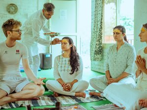 25 Tage 200-Stunden Beste Traditionelle Hatha Yogalehrer Ausbildung in Rishikesh