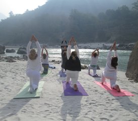21 Tage 200-Stunden Tantra Yoga Nidra Yogalehrer Ausbildung in Rishikesh, Indien - Photo 2