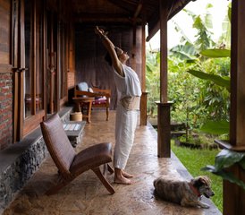 Selbstgeführter Online-Pränatalyoga- und Geburtsvorbereitungskurs mit 9 Monaten Zugang & wöchentlichen Live-Q&A - Photo 2