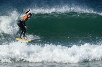 3 jours en stage de surf tous niveaux à Azen Cool House, Sintra, Portugal