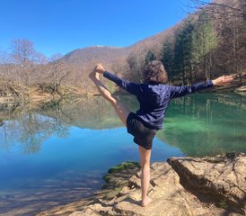 9 6 jours en stage de yoga somatique et MUNZ FLOOR à Busset, France - Photo 1