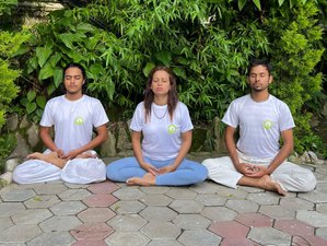 28 Tage 200-Stunden Ashtanga- und Hatha-Yogalehrer Ausbildung in Budhanilkantha, Nepal