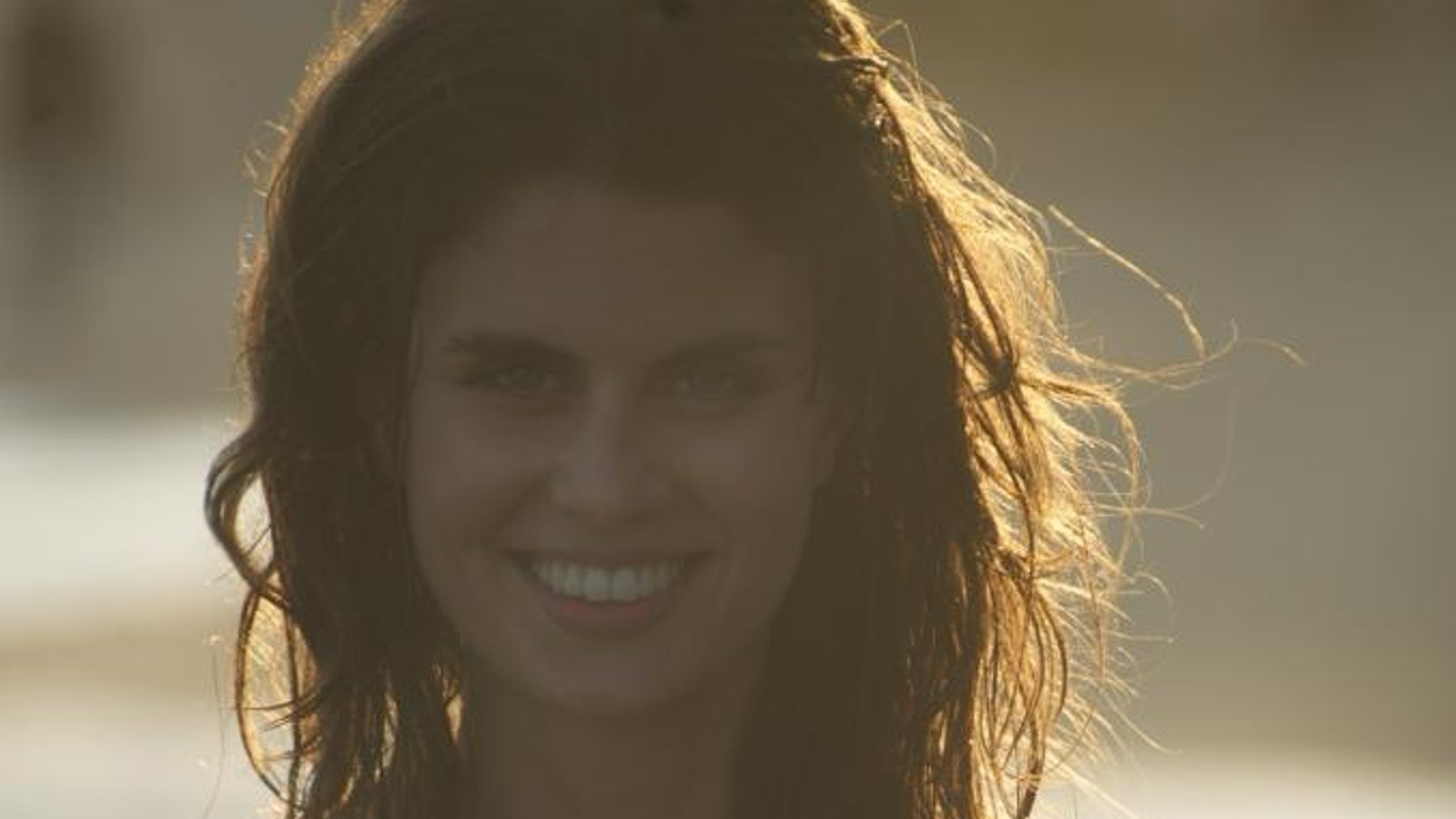 livia-pillmann-reviews-profile-contact-bookyogaretreats