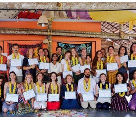 28-Daagse 200-urige Yoga Docentenopleiding Cursus met 4 Organische Massages en Kooklessen in Kerala  - Photo 2