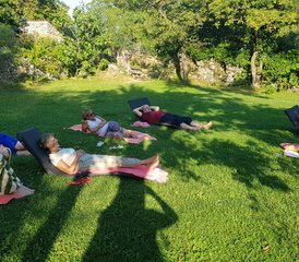 5 jours en stage de yoga vinyasa et randonnées à Alzon, Cévennes, France - Photo 2