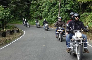 10 Tage Land der Götter Himalaya Geführte Motorradtour in Indien