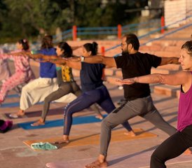 424 Tage 200-Stunden Yogalehrer Ausbildung in Rishikesh, Indien: Hatha, Ashtanga, Ayurveda, Klangheilung - Photo 1