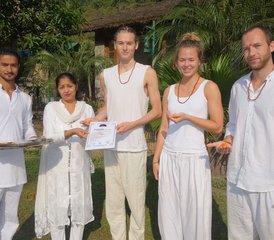04 Tage Yoga-, Wellness- und Meditation Retreat in Rishikesh, Indien - Photo 1