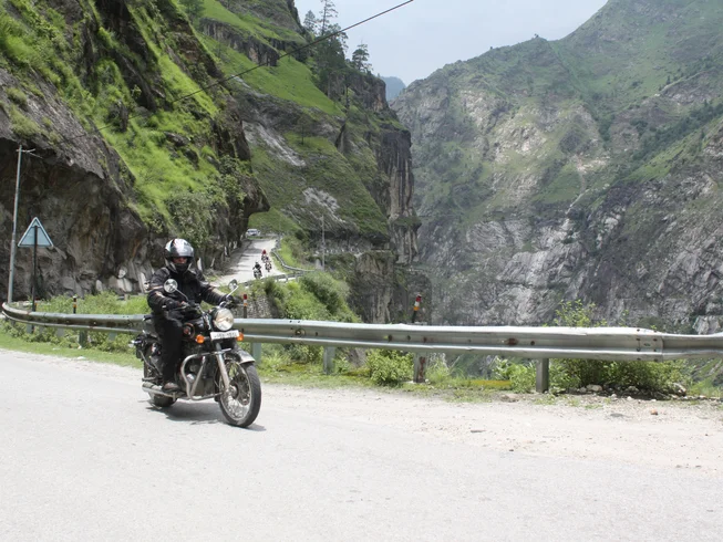 12 Day Guided Himalayan Heights Motorcycle Tour in India photo 2