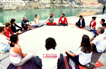 9 Tage Retreat zur Selbstwahrnehmung und Yogaphilosophie in Rishikesh, Indien