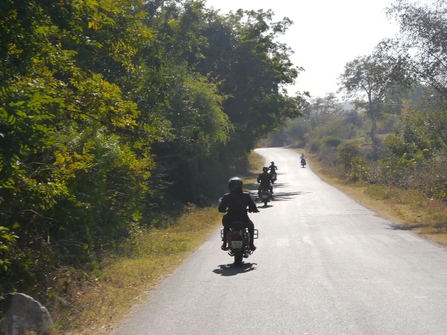 14 Day Rajasthan on a Shoestring Guided Motorcycle Tour in India photo 5