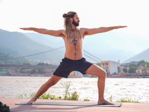50 jours-500h Formation de professeur de yoga Hatha, Ashtanga, Ayurveda, et guérison par le son à Rishikesh, Inde