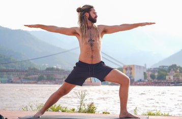 50 días de profesorado de 500 horas de yoga Hatha, Ashtanga, Ayurveda y sanación sonora en Rishikesh, India