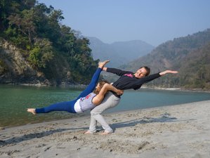 13 Tage 100-Stunden Yogalehrer-Ausbildung in Rishikesh, Indien  