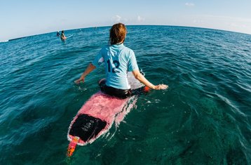 8 Tage Aufenthalt und Surfen in Zentralthimarafushi, Malediven für Anfänger oder Mittelstufe-Surfer