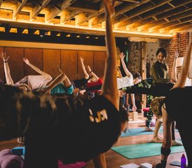 3 días de retiro Autumn Alchemy de yoga con sanación sonora y más en Norfolk, Reino Unido - Photo 2