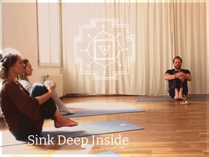 25 Tage 200-Stunden Tiefe Kundalini Yogalehrer Ausbildung in Wien