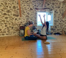 7 Tage 55-Stunden Pränatal-Yoga-Lehrer-Ausbildung in Saint-Michel-de-Chabrillanoux, Frankreich - Photo 3