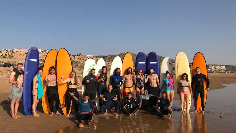 8 jours en stage de surf et aventure dans le désert à Moknari, Maroc