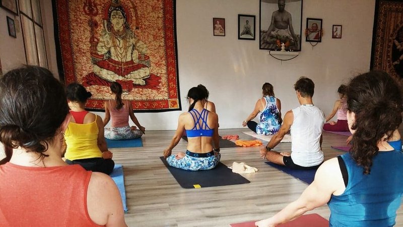 28 días de retiro de yoga Ashtanga en Phuket
