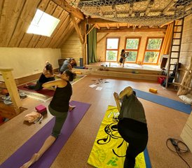 112 jours en stage de yoga d'automne : Stimulez vos poumons et système immunitaire en Savoie, France - Photo 1