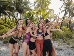 22 Tage 200-Stunden Yogalehrer Ausbildung und Ayurveda Immersion in Uvita, Puntarenas