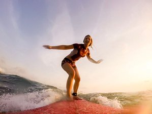 8 días de retiro de yoga y campamento de surf en Bali, Indonesia