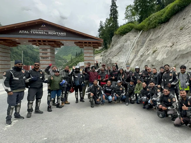12 Day Srinagar, Leh,  Manali, Delhi Guided Motorcycle Tour in India photo 4