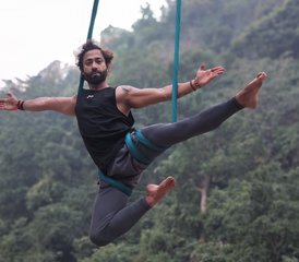 13 jours en formation de professeur d’art et de yoga aérien niveau 3 85 h à Rishikesh, Inde - Photo 4