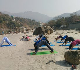25-daagse 200-uur Ashtanga yoga docentenopleiding aan de rivier in Rishikesh, India - Photo 3