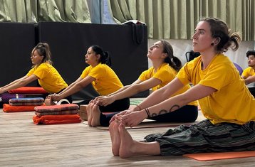 25 jours-200h en formation de professeur de yoga hatha, ashtanga-vinyasa et 85h aérien à Rishikesh, Inde