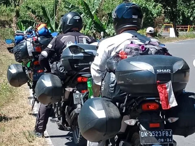 17 Day Guided Motorcycle Tour Expedition from Bali on the Sunda Islands to Flores, Indonesia photo 2