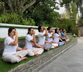 28 jours-200h en formation de professeur de yoga ashtanga et hatha à Budhanilkantha, Népal - Photo 3