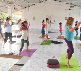 1022 jours-200h en formation de professeur de yoga tantra kundalini mukta traditionnelle à Goa Sud, Inde - Photo 1