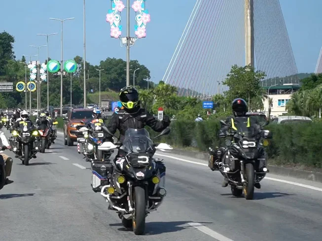 14 Day Saigon to Hanoi Guided BMW GS Motorcycle Travel Across Vietnam photo 7
