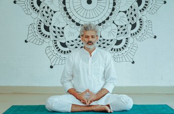 200 Hour Interactive Online Self-Paced (Hatha, Ashtanga, Yin) YTTC With 100+ Hours of Live Sessions