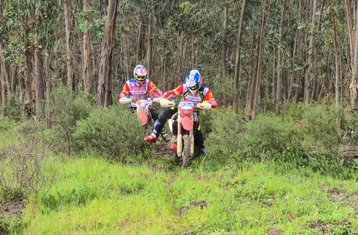 6-Hour Guided Enduro Motorcycle Tour in Carregado, Portugal for Intermediate to Advanced Riders