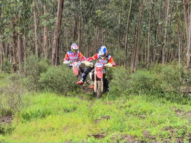 6-Hour Guided Enduro Motorcycle Tour in Carregado, Portugal for Intermediate to Advanced Riders